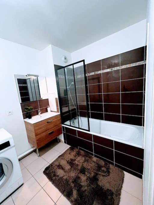 Lotus- 4 Min De Walt Disney-Arrivee Autonome-Parking Et Wifi Gratuit-Proche De Toutes Commodites 5Min De La Vallee Village Шеси Экстерьер фото